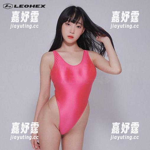 从Kang Inkyung的白裙中捞出点清纯戏剧，反正都是一场梦